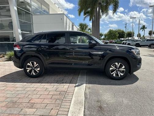 2025 Volkswagen Atlas Cross Sport 2.0T SE
