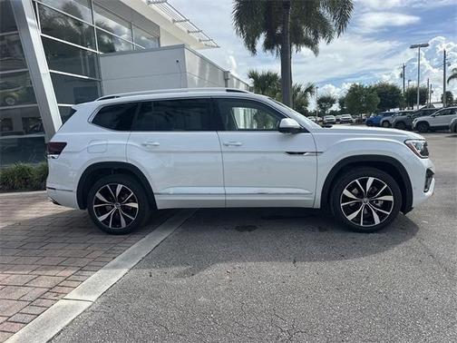2026 Volkswagen Atlas 2.0T SEL Premium R-Line