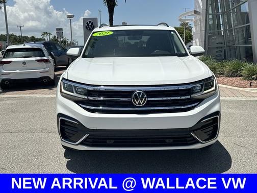 Pure White 2021 Volkswagen Atlas 3.6 V6 SE w/ Technology R-Line