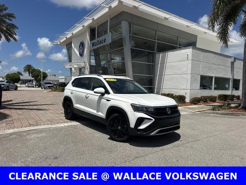 Pure White 2024 Volkswagen Taos 1.5T SE