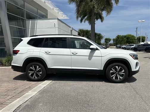 2025 Volkswagen Atlas 2.0T SE