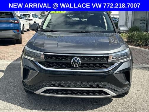 Platinum Gray Metallic 2023 Volkswagen Taos 1.5T SE