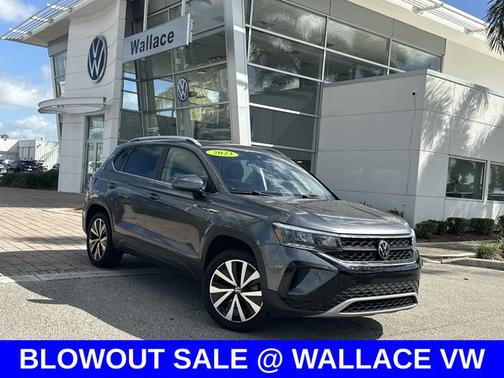 Platinum Gray Metallic 2023 Volkswagen Taos 1.5T SE