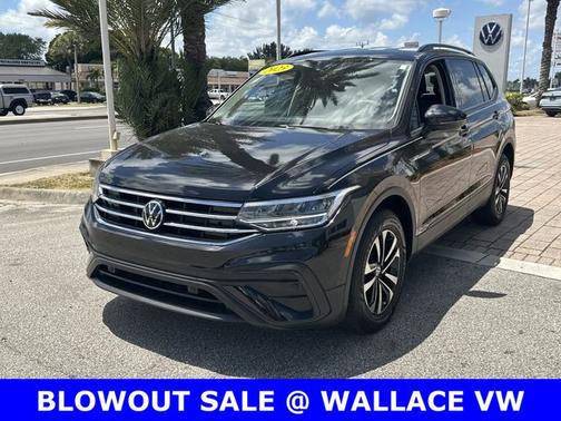 Deep Black Pearl Effect 2023 Volkswagen Tiguan 2.0T S