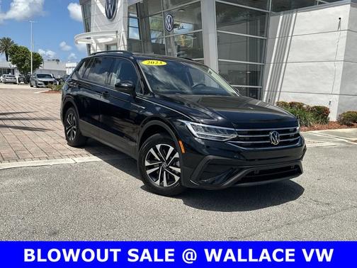 Deep Black Pearl Effect 2023 Volkswagen Tiguan 2.0T S