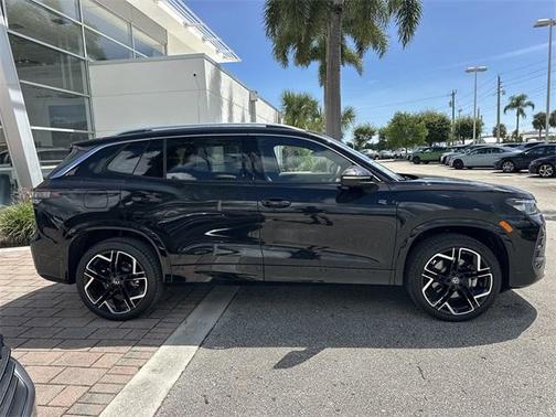 2025 Volkswagen Tiguan 2.0T SEL R-Line