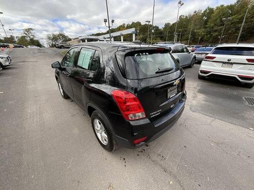 Mosaic Black Metallic 2017 Chevrolet Trax LS