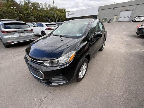 Mosaic Black Metallic 2017 Chevrolet Trax LS