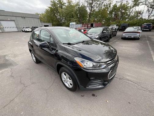 Mosaic Black Metallic 2017 Chevrolet Trax LS