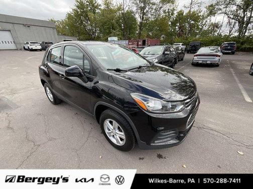Mosaic Black Metallic 2017 Chevrolet Trax LS