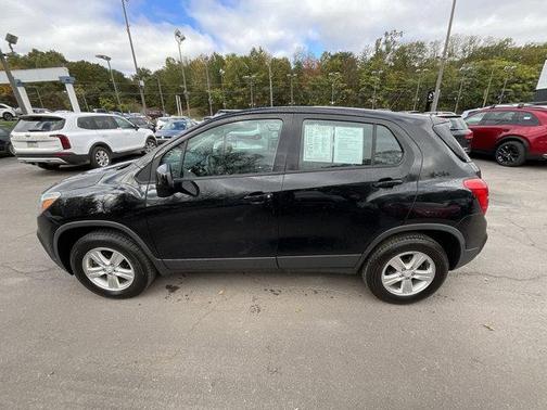 Mosaic Black Metallic 2017 Chevrolet Trax LS