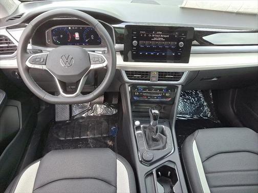 2025 Volkswagen Taos 1.5T SEL