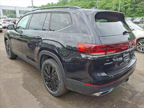 2025 Volkswagen Atlas 2.0T SE w/Technology 4MOTION