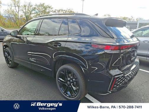 2025 Volkswagen Tiguan 2.0T SE R-Line Black 4MOTION