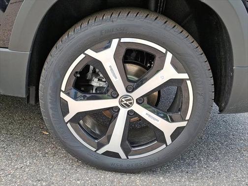 2025 Volkswagen Taos 1.5T SEL
