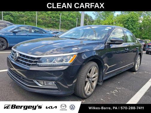 Deep Black 2017 Volkswagen Passat 1.8T SE w/Technology