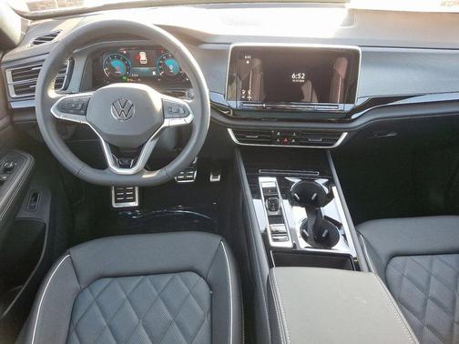 2025 Volkswagen Atlas Cross Sport 2.0T SEL Premium