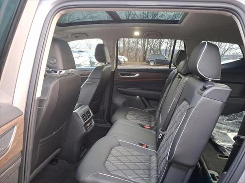 2025 Volkswagen Atlas 2.0T SEL Premium R-Line 4MOTION
