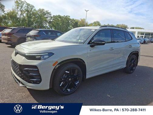 2025 Volkswagen Tiguan 2.0T SE R-Line Black