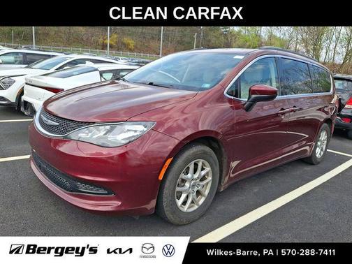 Velvet Red Pearlcoat 2021 Chrysler Voyager LXI