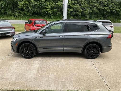2022 Volkswagen Tiguan 2.0T SE R-Line Black 4MOTION