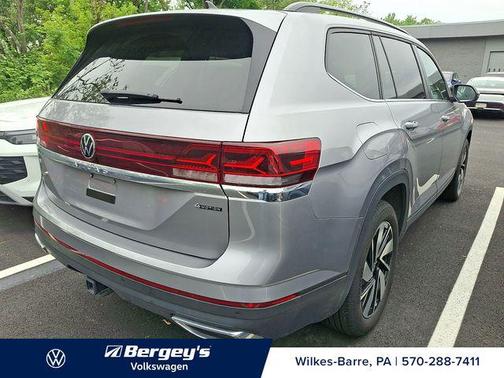 Silver Mist Metallic 2025 Volkswagen Atlas 2.0T SE w/Technology 4MOTION