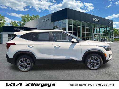 Snow White Pearl 2024 Kia Seltos S