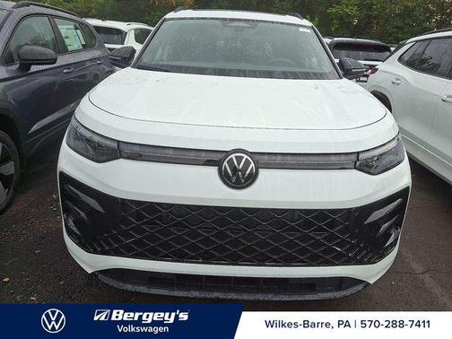 2025 Volkswagen Tiguan 2.0T SE R-Line Black 4MOTION