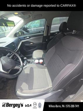 Pyrite Silver Metallic 2022 Volkswagen Taos 1.5T SE