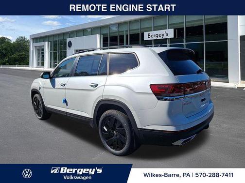 Opal White Pearl 2026 Volkswagen Atlas 2.0T SE w/Technology 4MOTION