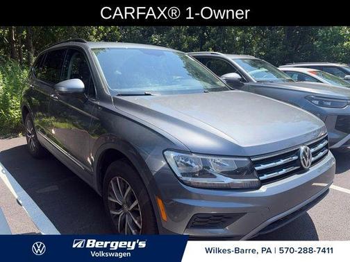 Platinum Gray Metallic 2020 Volkswagen Tiguan 2.0T SE 4MOTION
