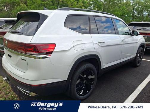 Opal White Pearl 2026 Volkswagen Atlas 2.0T SE w/Technology 4MOTION