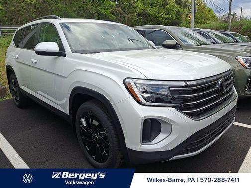 Opal White Pearl 2026 Volkswagen Atlas 2.0T SE w/Technology 4MOTION