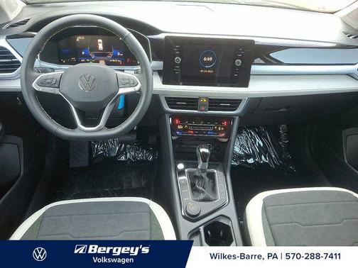 2025 Volkswagen Taos 1.5T SE