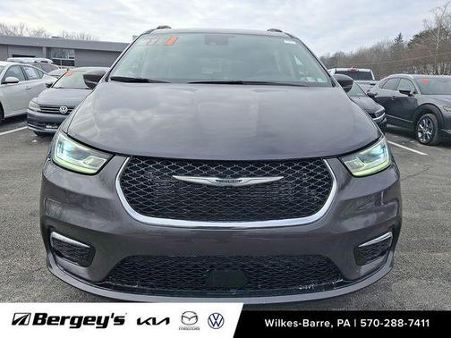 2021 Chrysler Pacifica Touring AWD