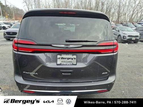 2021 Chrysler Pacifica Touring AWD