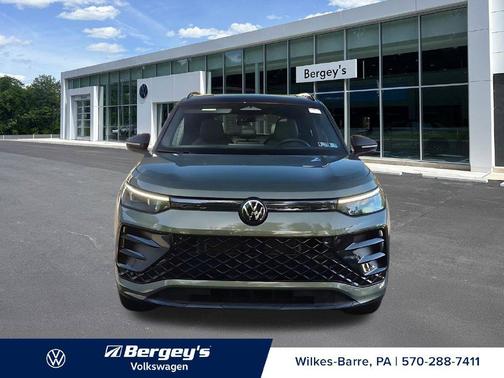 Avocado Green w/Deep Black Roof 2026 Volkswagen Tiguan 2.0T SE R-Line Black 4MOTION
