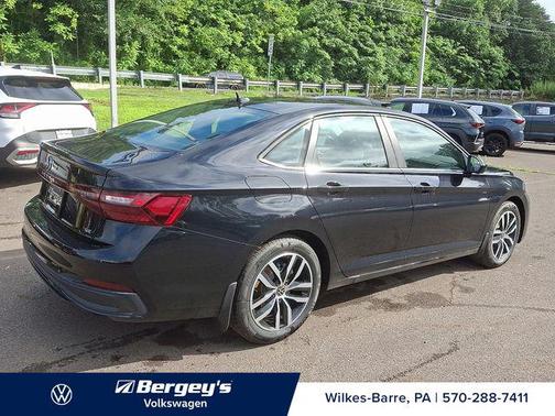 2025 Volkswagen Jetta 1.5T SE