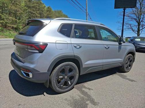 2025 Volkswagen Taos 1.5T SEL