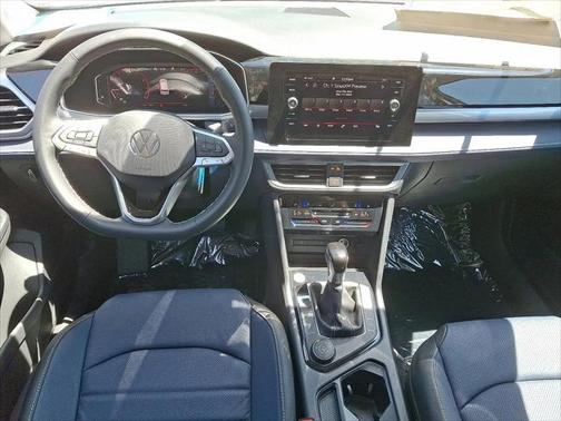 2025 Volkswagen Taos 1.5T SEL