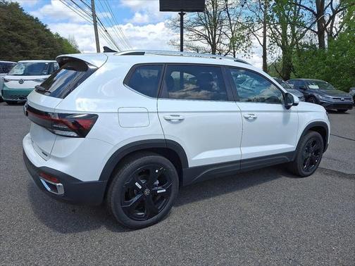 2025 Volkswagen Taos 1.5T SEL