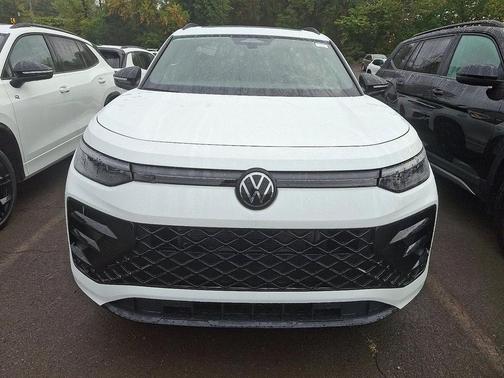 2025 Volkswagen Tiguan 2.0T SE R-Line Black