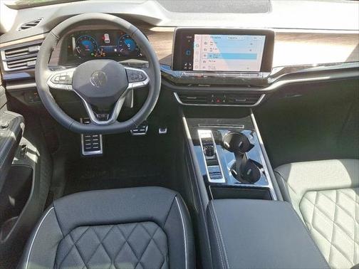 2025 Volkswagen Atlas 2.0T SEL Premium R-Line 4MOTION