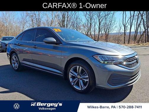 Platinum Gray Metallic 2023 Volkswagen Jetta 1.5T SE