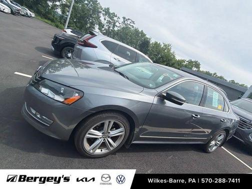 Platinum Gray Metallic 2015 Volkswagen Passat 2.0L TDI DSG SE w/Sunroof
