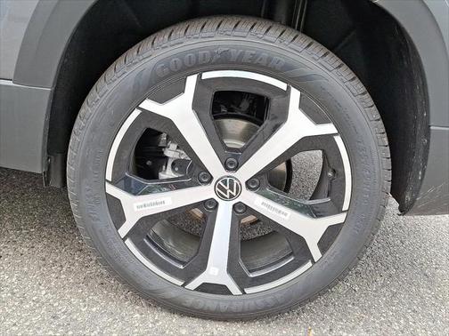 2025 Volkswagen Taos 1.5T SEL