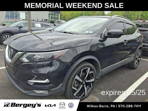 Magnetic Black Pearl 2020 Nissan Rogue Sport SL