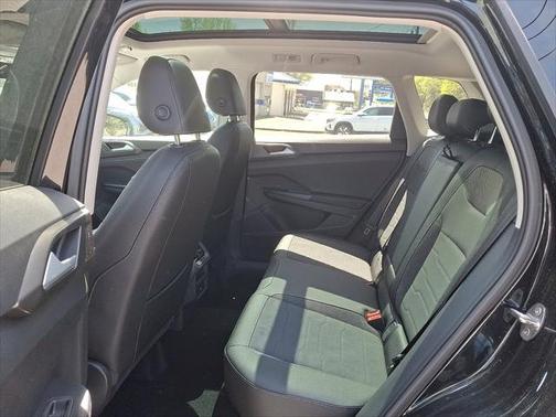 2025 Volkswagen Taos 1.5T SE Black