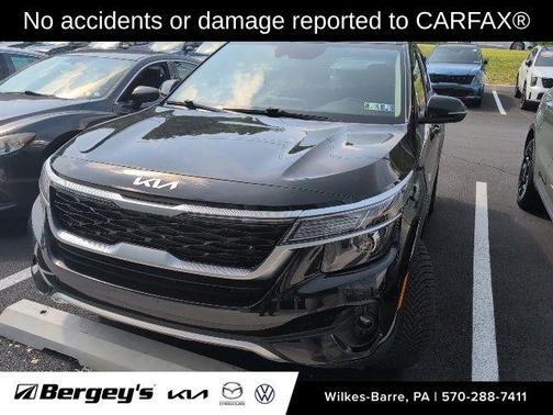 Cherry Black 2022 Kia Seltos EX