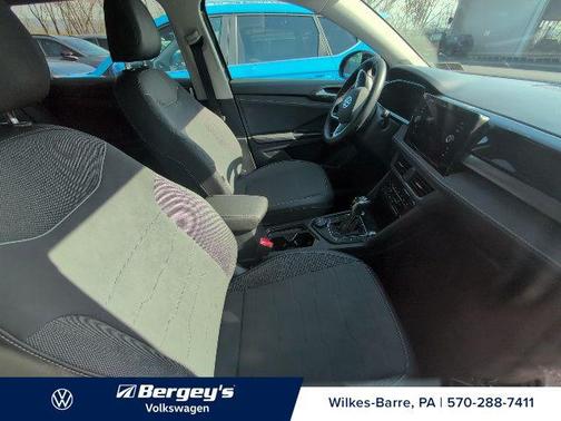 2025 Volkswagen Taos 1.5T SE Black